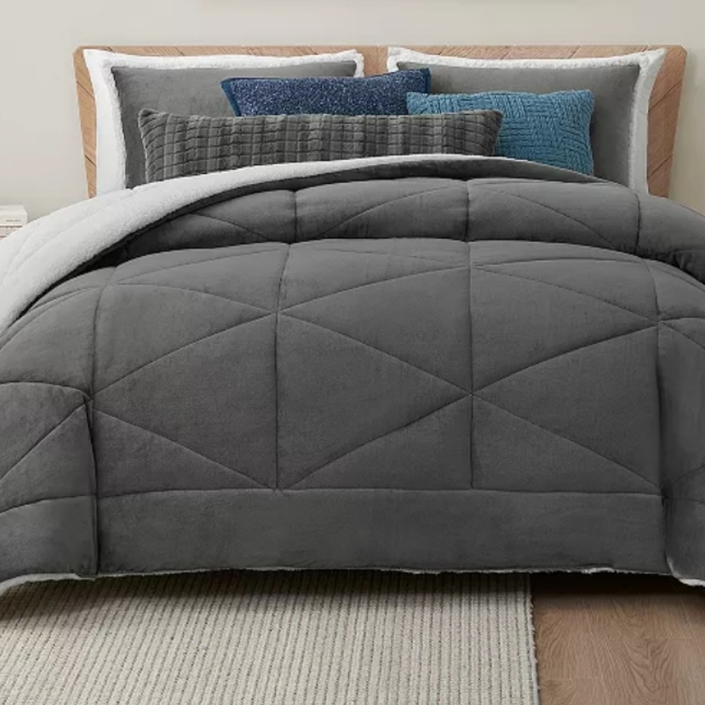 Xl twin comforter by UGG